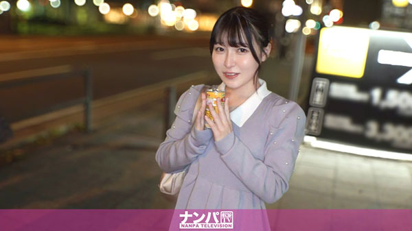 真っ白な肌には決まってピンクなチクビ！パティシエを生業にする彼女の夜の姿は超がつくほどド変態！！最後はザーメンを進んでごっくんしてくれましたw マジ軟派、初撮。 22…